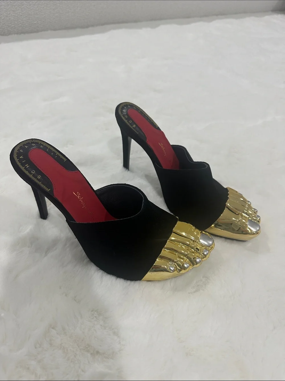 HIGH HEELS - Picture 2 of 9